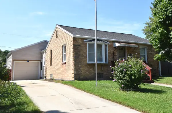 206 Belmont Ave, Racine, WI 53405
