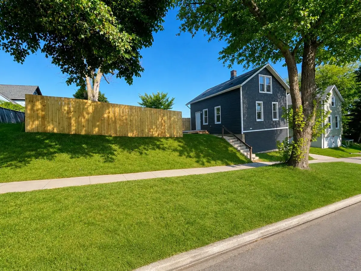 1019 N 12th St, Sheboygan, WI 53081 - #1