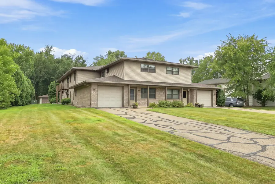 840 E Beacon Ave, New London, WI 54961 - #2