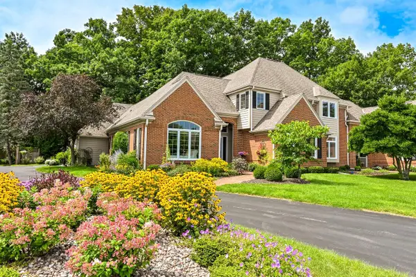 2835 W Golf Cir, Mequon, WI 53092