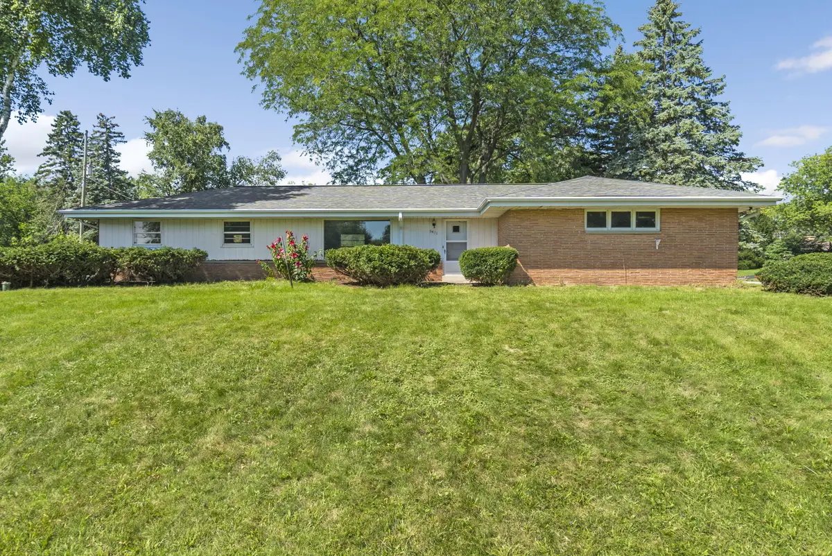 6411 S 118th St, Franklin, WI 53132 - #1
