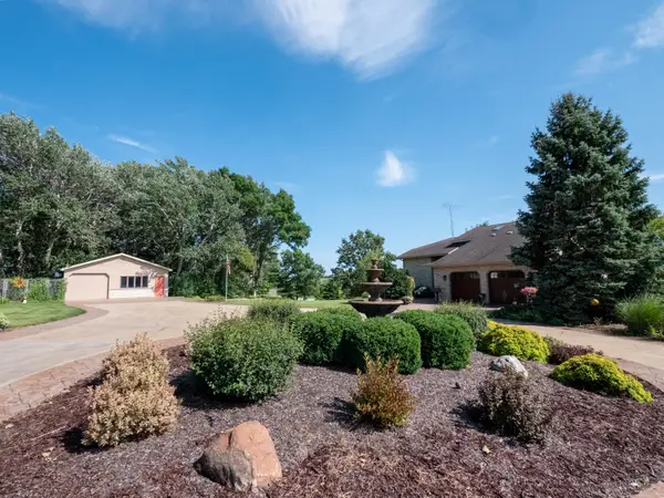 5319 69th Dr, Yorkville, WI 53182