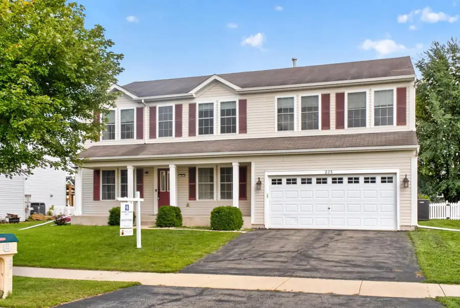 225 S Ash Ln, Whitewater, WI 53190 - #2