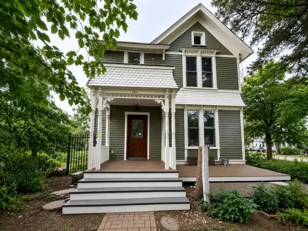 300 W Chestnut St, Burlington, WI 53105