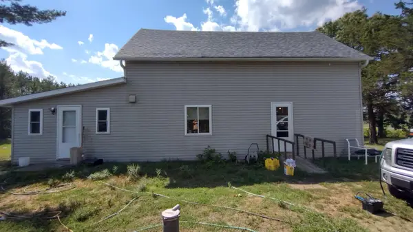 W10853 Hawk Island Rd, Manchester, WI 54615