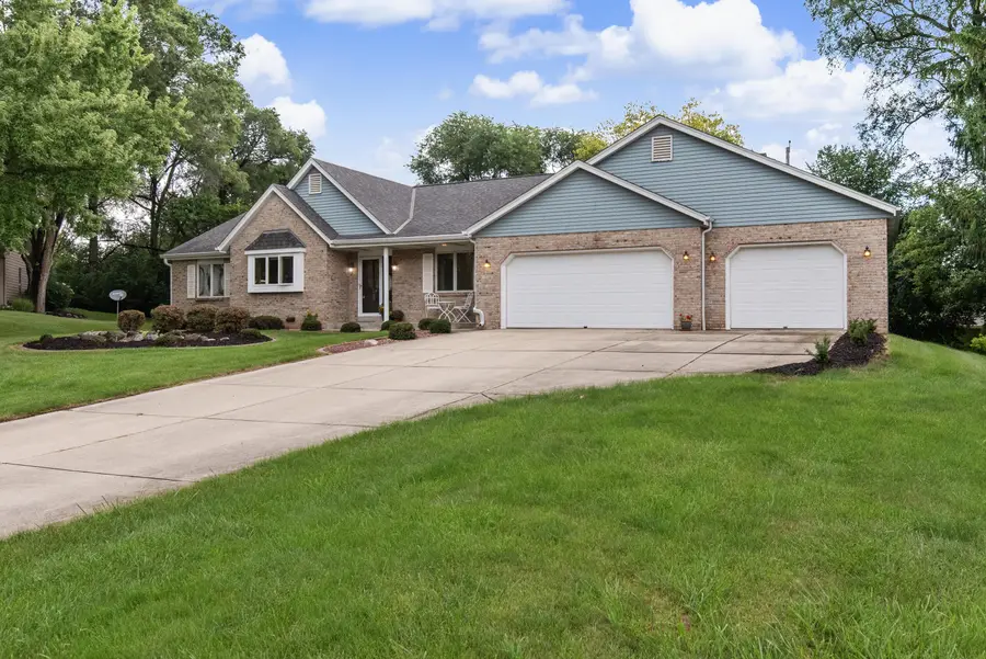 210 Riveredge Ct, Thiensville, WI 53092 - #3