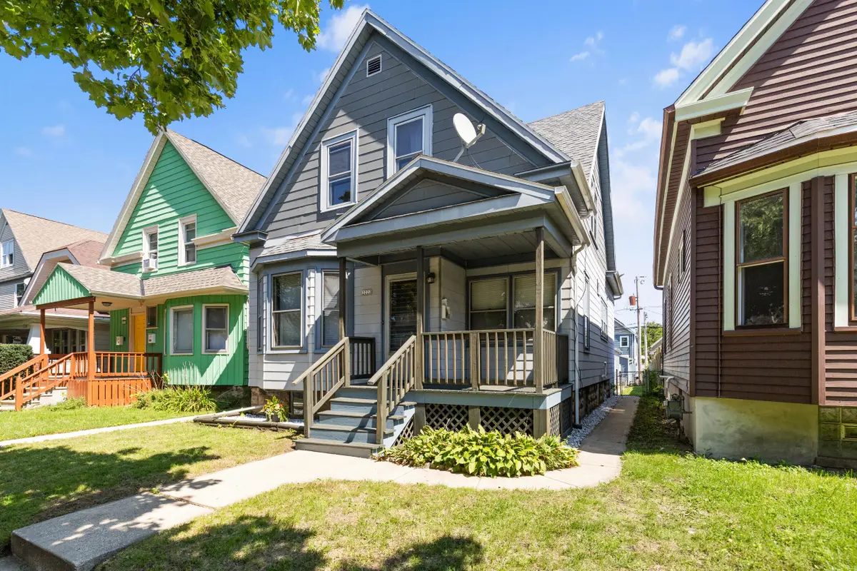 2222 30th St, Milwaukee, WI 53215 - #1