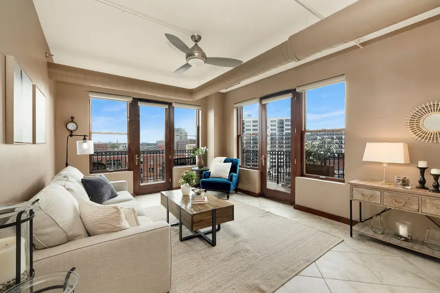 102 N Water St, Milwaukee, WI 53202 - #3