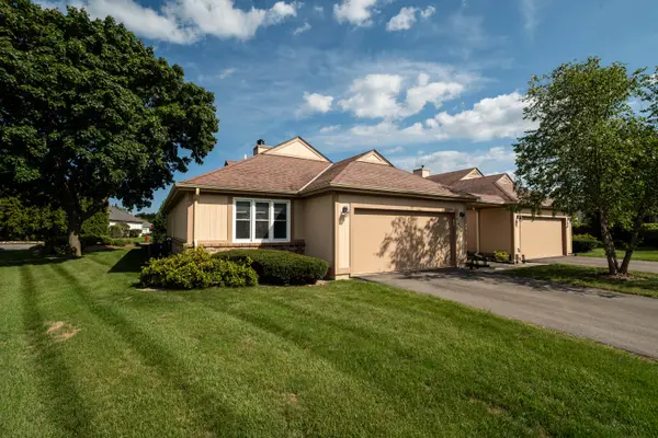 627 W Aspenwood Ct, Bayside, WI 53217