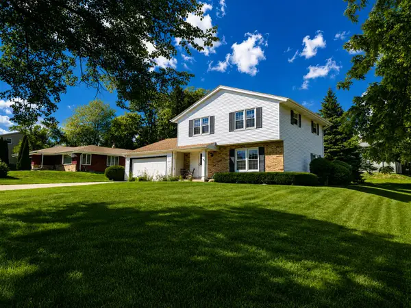10600 W Monastery Dr, Franklin, WI 53132