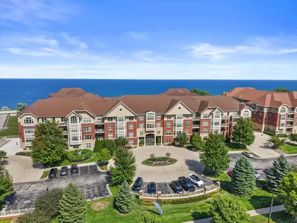 4120 S Lake Dr, Saint Francis, WI 53235