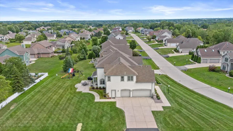 11222 W Meadowcreek Dr, Milwaukee, WI 53224 - #2