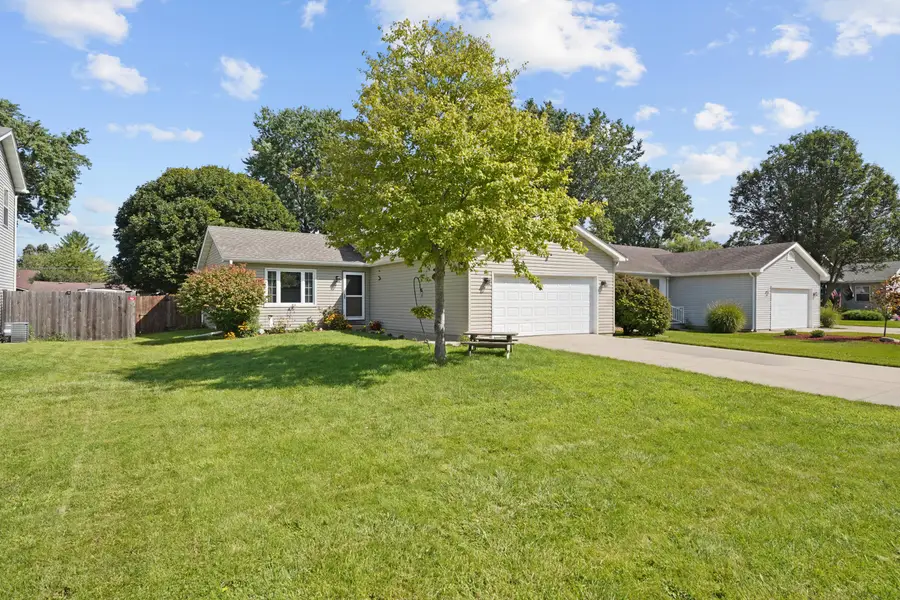 986 93rd St, Pleasant Prairie, WI 53158 - #3