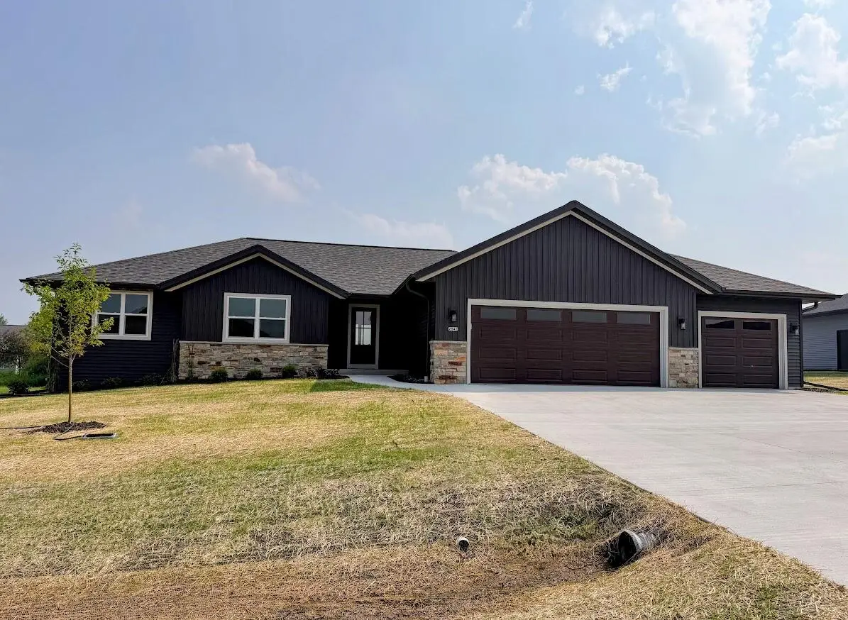 2843 Granite Ct, Sheboygan, WI 53081 - #1