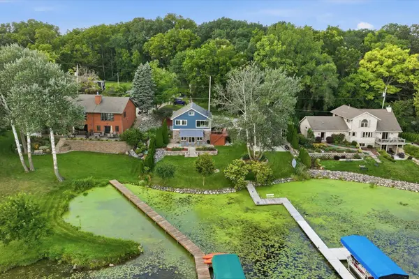 5601 Scenery Dr, Waterford, WI 53185