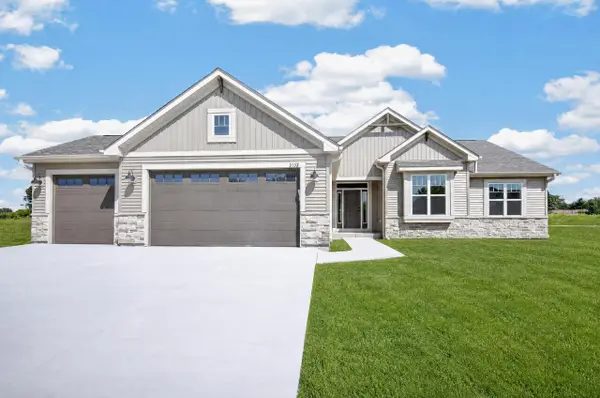 2132 River Glen Way, Burlington, WI 53105