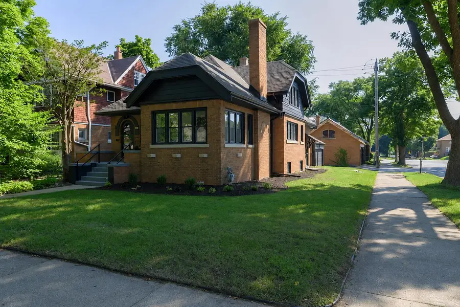 2804 N 44th St, Milwaukee, WI 53210 - #3