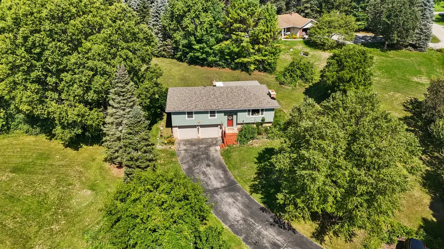W293S3017 Ancestral Dr, Genesee, WI 53188 - #3