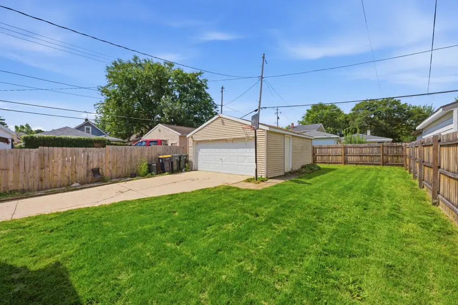 1357 S 90th St, West Allis, WI 53214 - #2