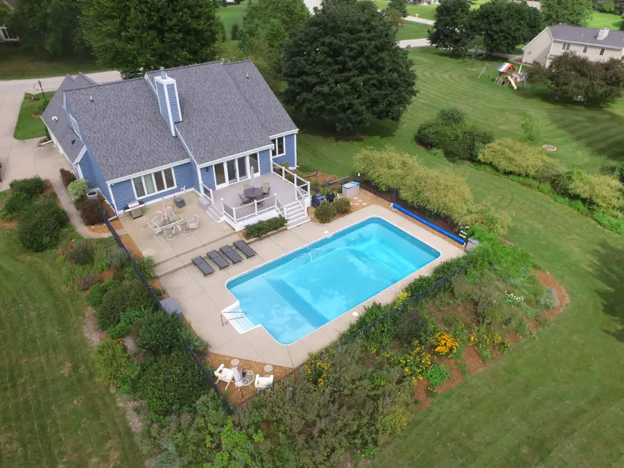 N39W32963 High Hill Ct, Nashotah, WI 53058 - #2