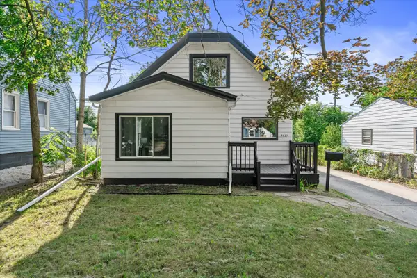 5937 N 42nd St, Milwaukee, WI 53209