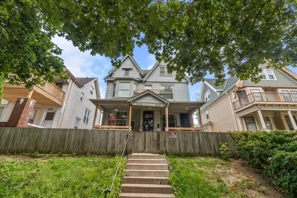2829 W Juneau Ave, Milwaukee, WI 53208