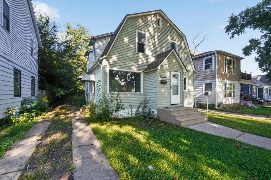 4727 N 22nd St, Milwaukee, WI 53209 - #2