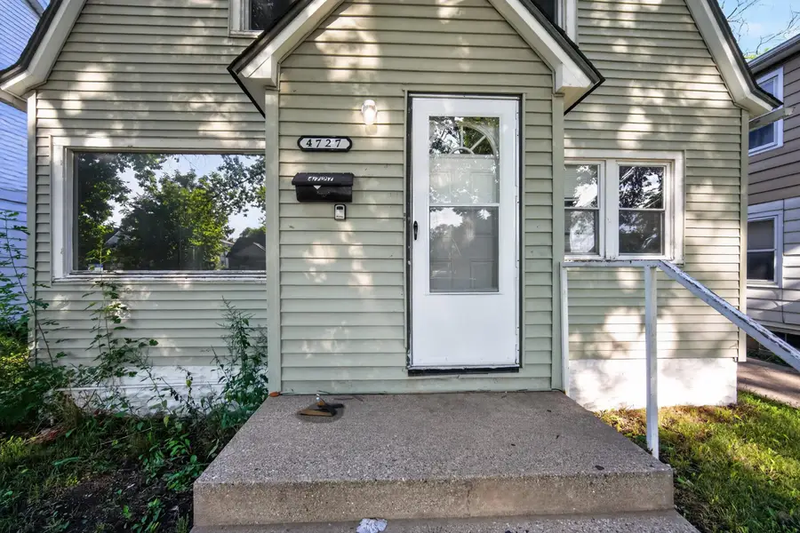 4727 N 22nd St, Milwaukee, WI 53209 - #3