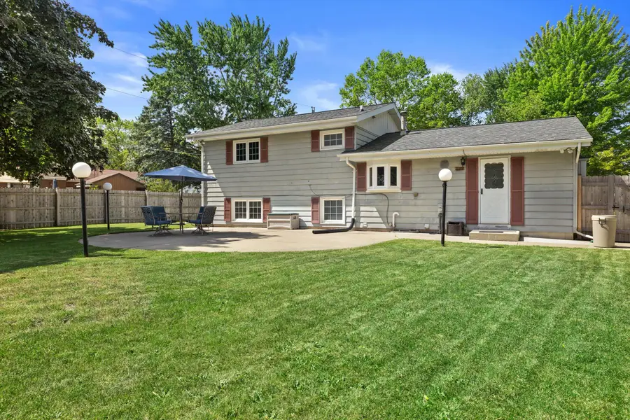1129 Bluebird Ln, Union Grove, WI 53182 - #2