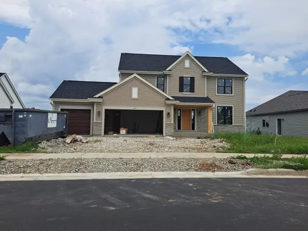 1268 Wild Rye Ln, Oconomowoc, WI 53066