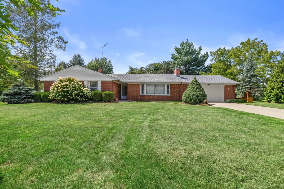 3628 Country Ln, Racine, WI 53405 - #1