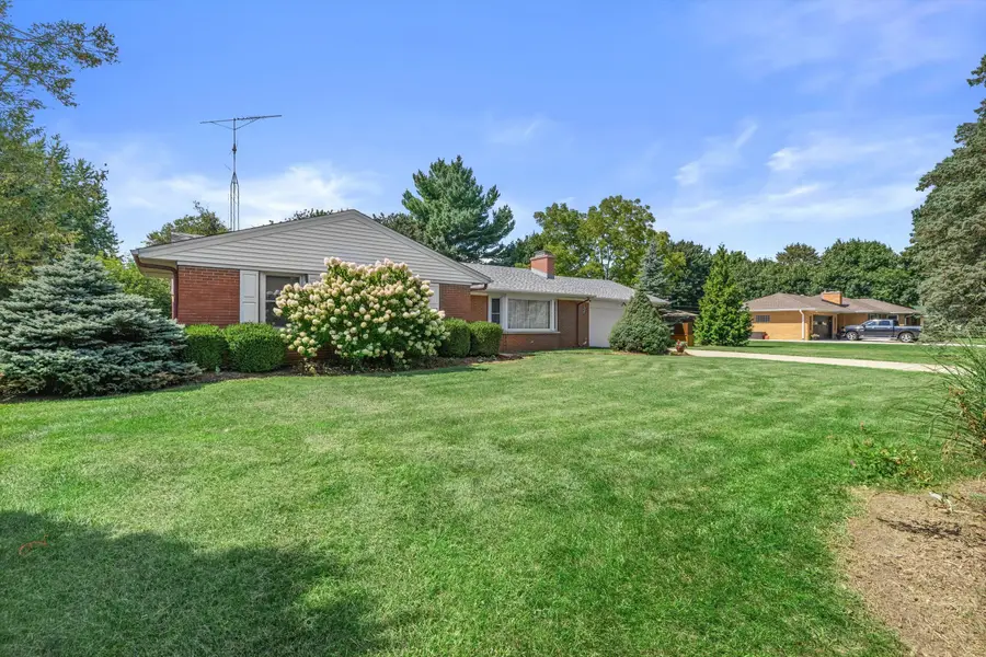 3628 Country Ln, Racine, WI 53405 - #2