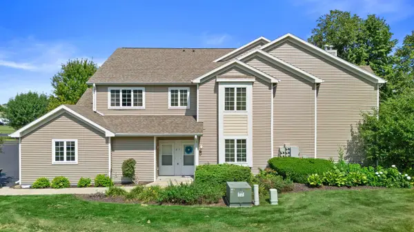 758 Bridlewood Dr, Hartford, WI 53027