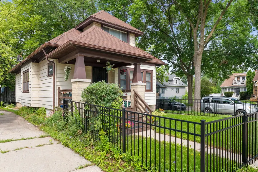 4881 N 27th St, Milwaukee, WI 53209 - #2