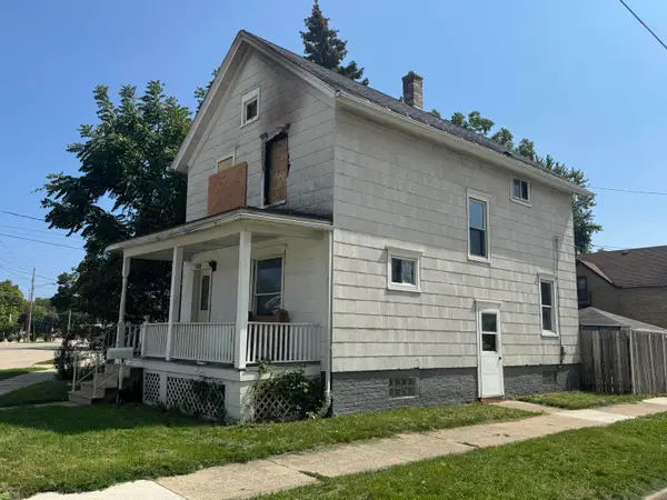 1339 Rapids Dr, Racine, WI 53404