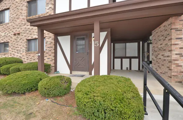 5616 Cambridge Ln, Mount Pleasant, WI 53406