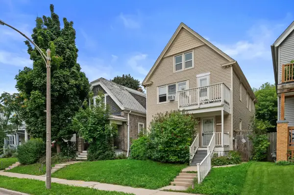 2962 N Pierce St, Milwaukee, WI 53212