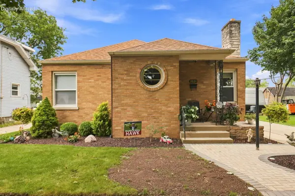 2621 Blaine Ave, Racine, WI 53405