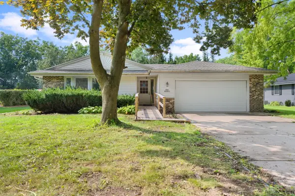 N52W23799 Parkview Dr, Lisbon, WI 53089