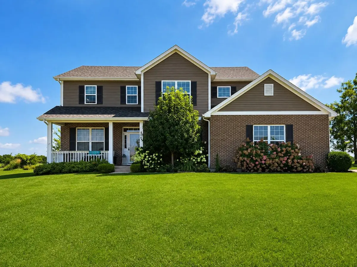 401 Chesterfield Ct, Williams Bay, WI 53191 - #1