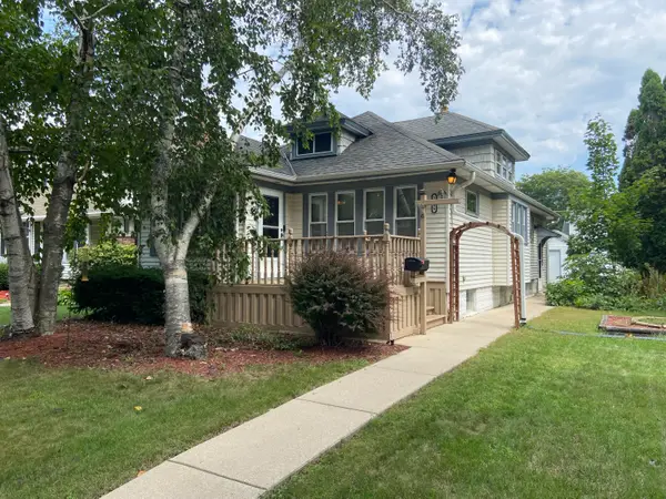 2156 S Livingston Ter, West Allis, WI 53219