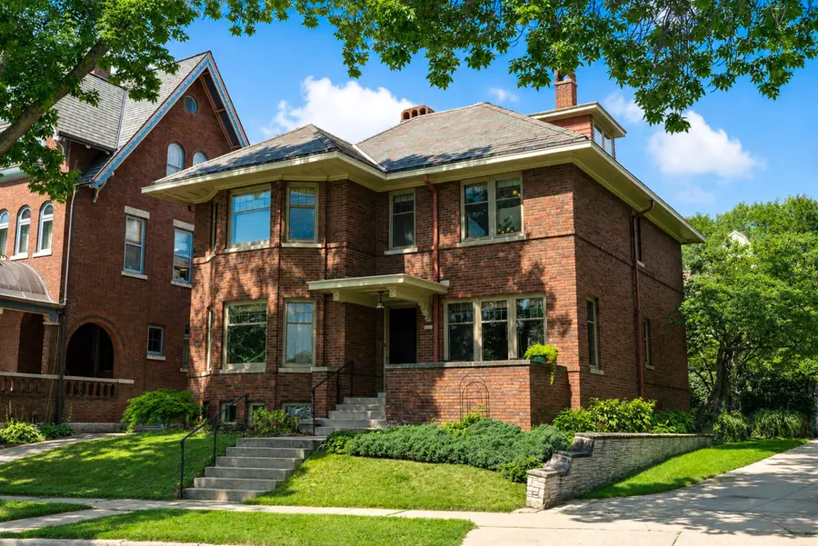 2625 N Wahl Ave, Milwaukee, WI 53211 - #2