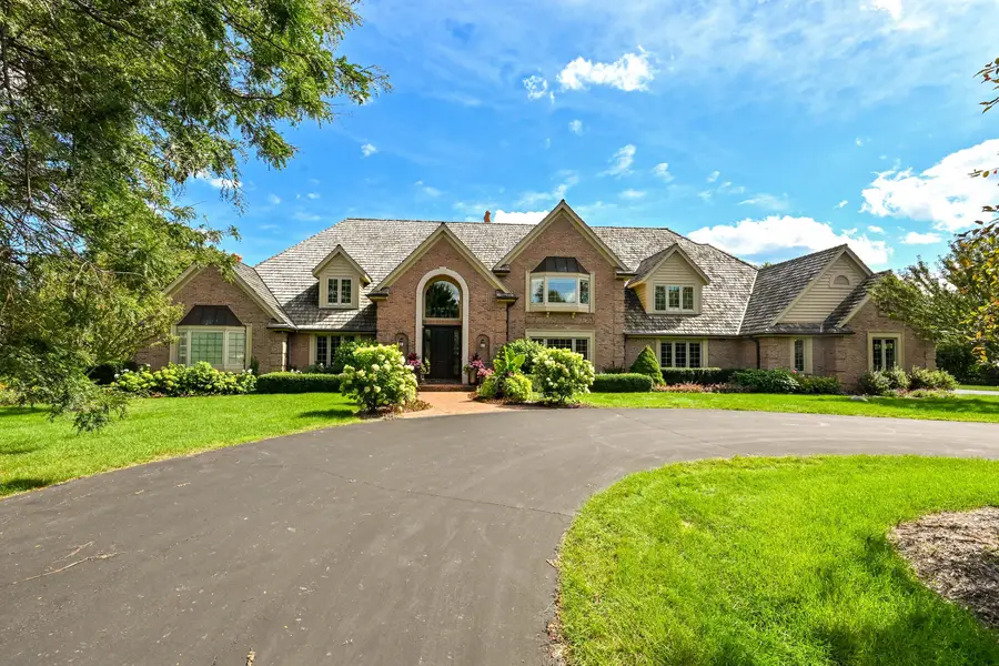 9648 N Columbia Dr, Mequon, WI 53092 - #3