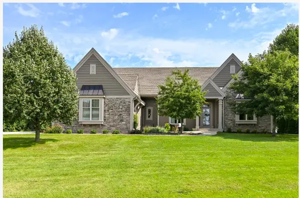 W174N7452 Wilson Dr, Menomonee Falls, WI 53051