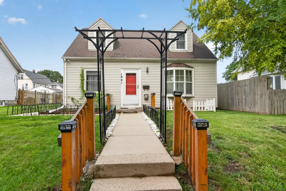 1641 S 81st St, Milwaukee, WI 53214 - #1