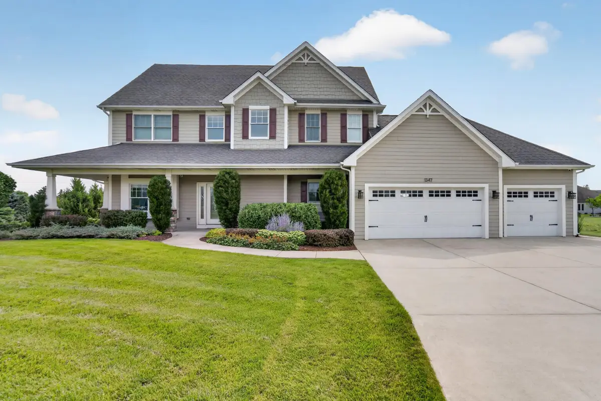 1347 W Stillwater Cir, Mequon, WI 53092 - #1