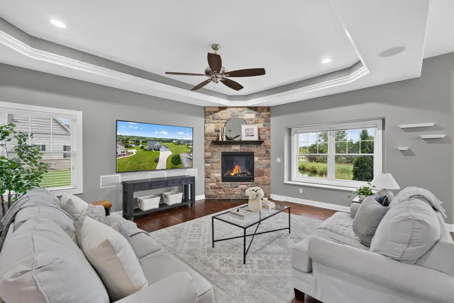 1347 W Stillwater Cir, Mequon, WI 53092 - #2