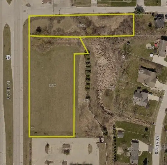 8920 S 27th St, Oak Creek, WI 53154