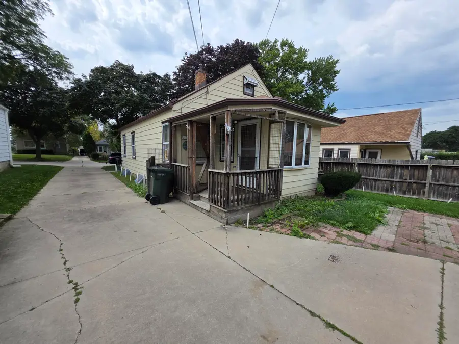 1958 S 97th St, West Allis, WI 53227 - #3