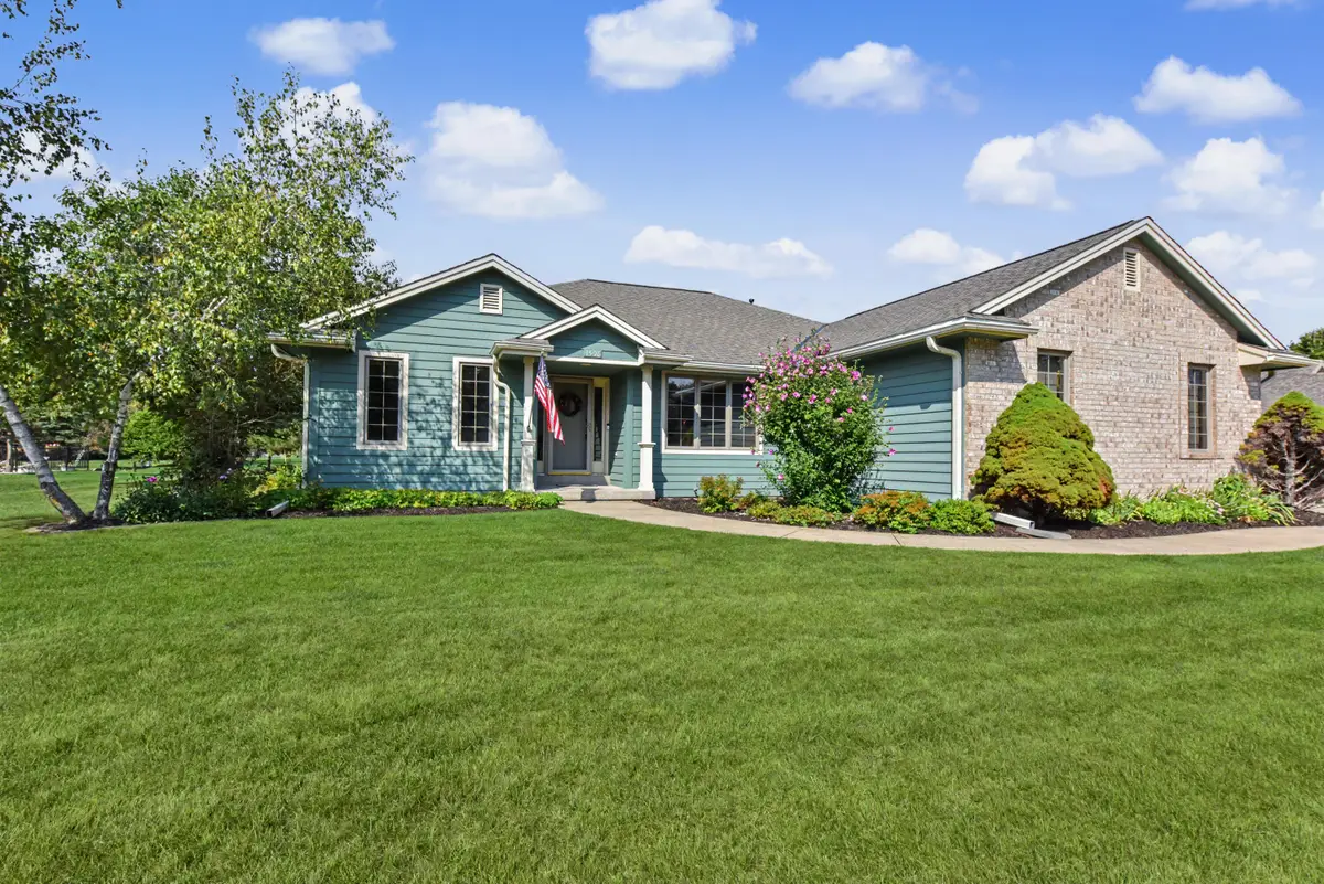 1508 Mackenzie Ln, Oconomowoc, WI 53066 - #1